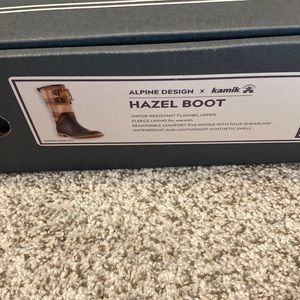 Brand new boots with tag, purchased from Dick’s Sporting Goods
